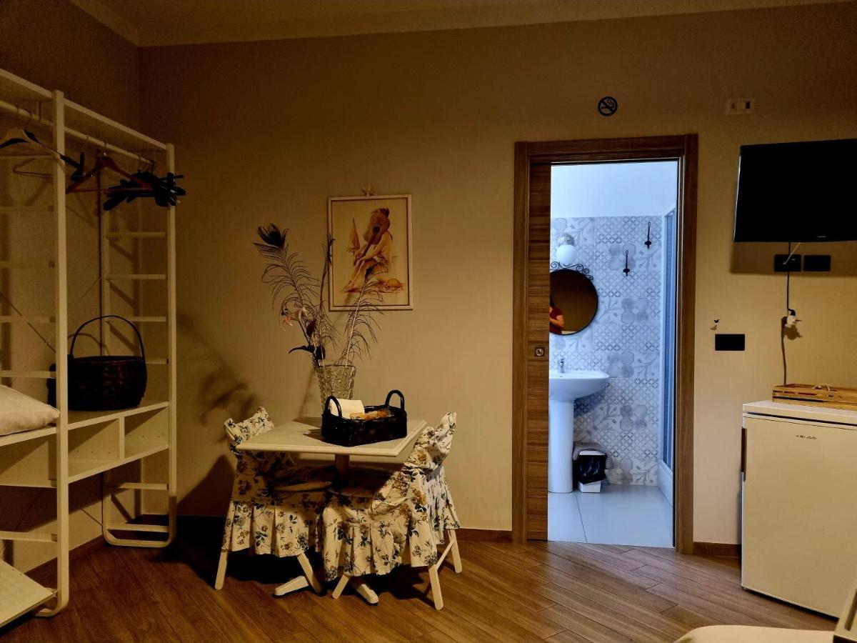 B&B Tre Passi Dalla Torre Montesarchio Ngoại thất bức ảnh