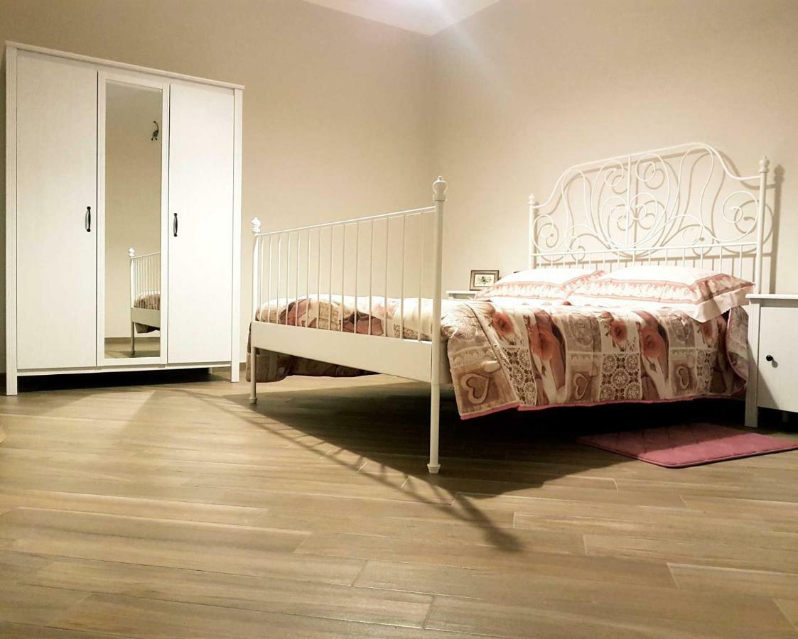 B&B Tre Passi Dalla Torre Montesarchio Ngoại thất bức ảnh