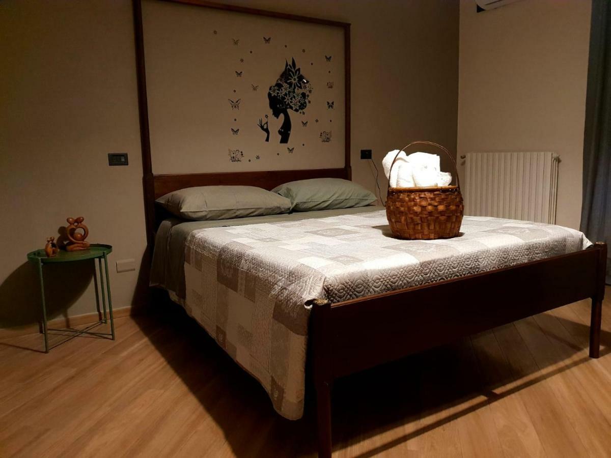 B&B Tre Passi Dalla Torre Montesarchio Ngoại thất bức ảnh