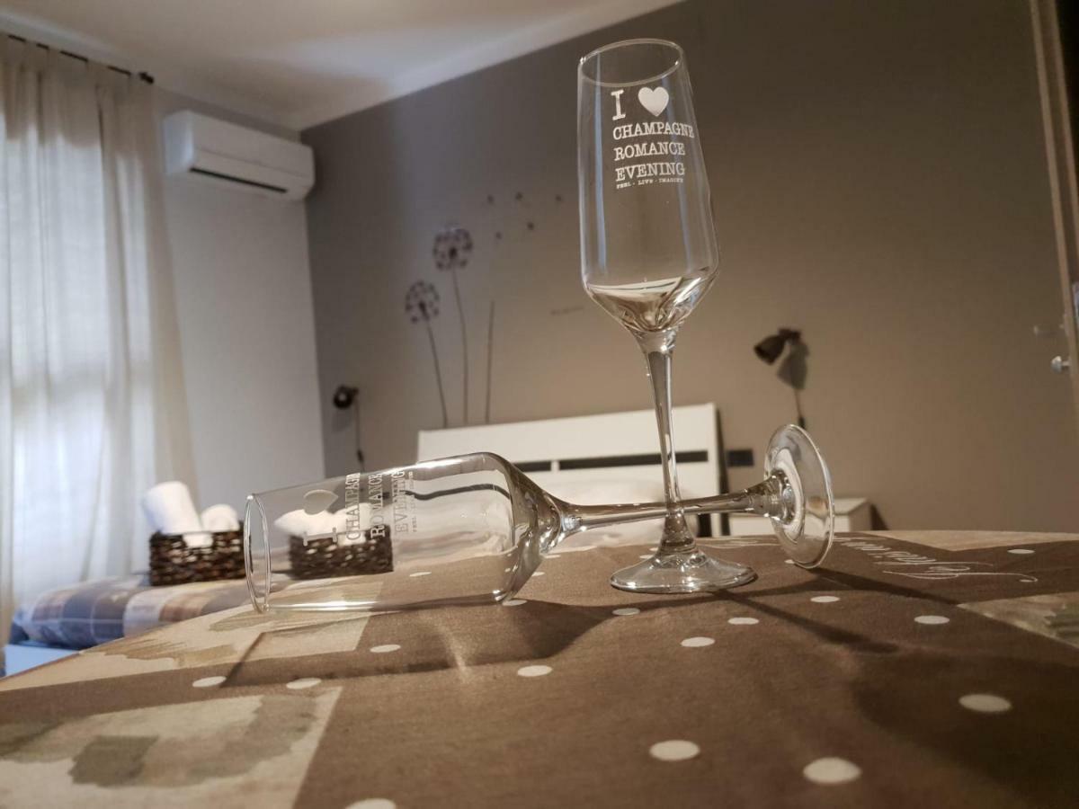 B&B Tre Passi Dalla Torre Montesarchio Ngoại thất bức ảnh